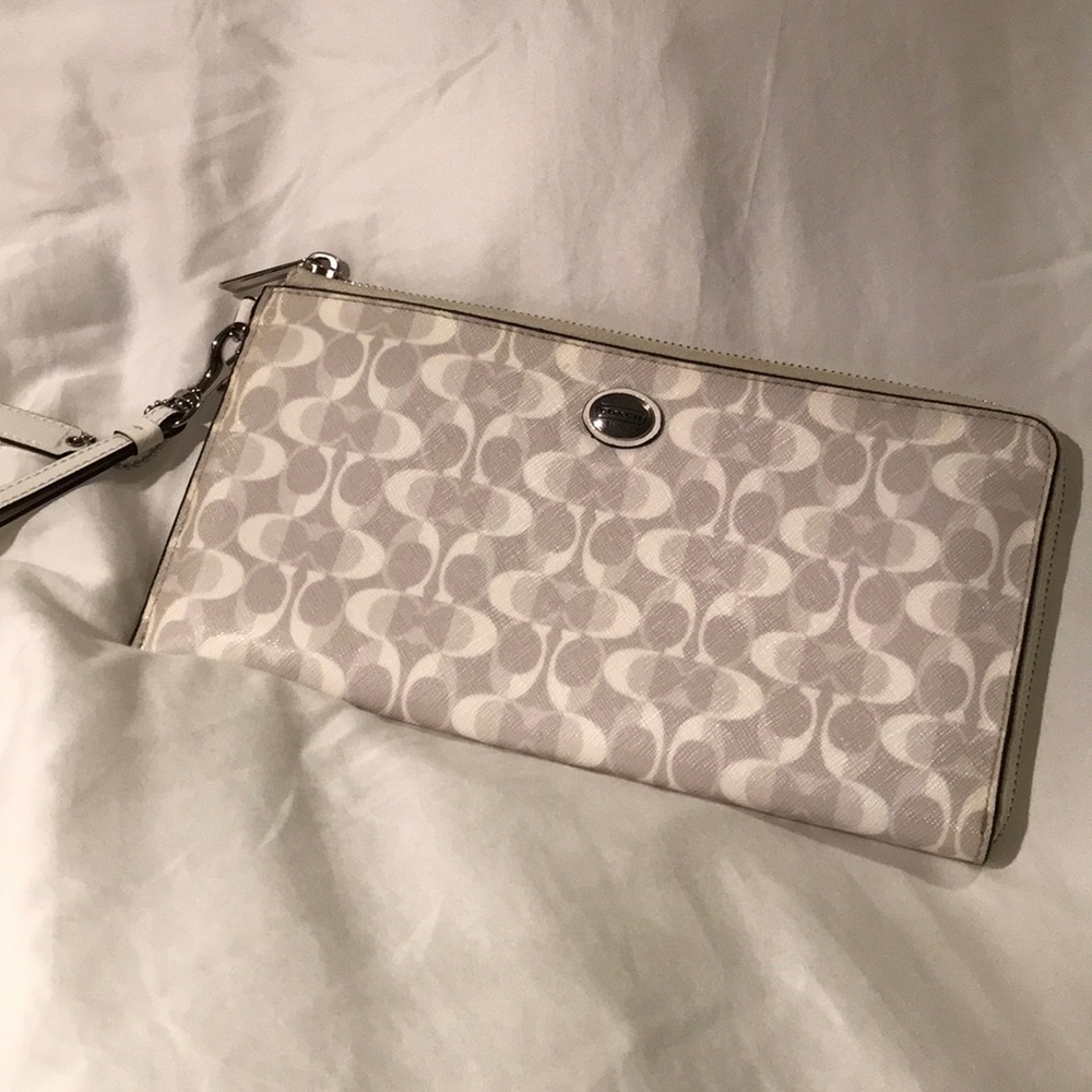 White Coach Wristlet / Clutch